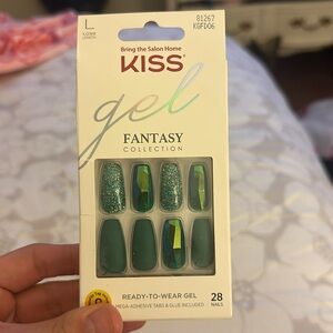 Kiss gel fantasy collection press-on nails